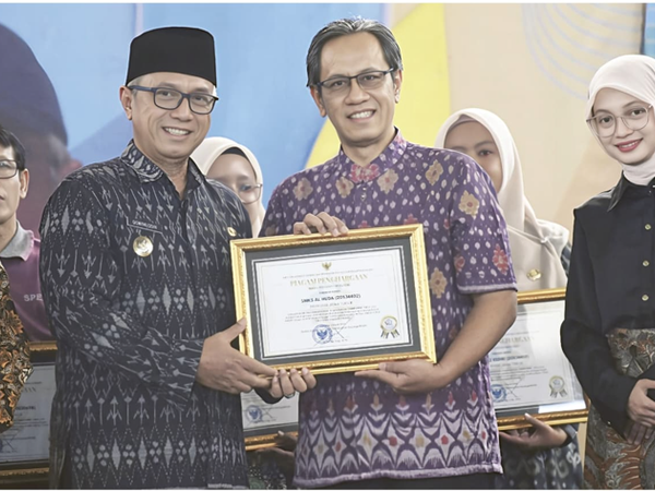 SMK Al Huda Kota Kediri Raih Apresiasi Sekolah Siaga Kependudukan (SSK) Kategori Paripurna